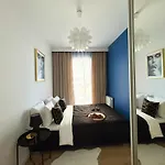 Lumina Stylish 3-room Aparts With Balcony 아파트 *