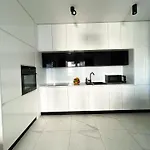 Lumina Stylish 3-room Aparts With Balcony * 우치