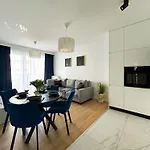 Lumina Stylish 3-room Aparts With Balcony