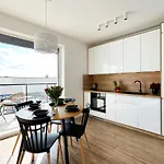 Lumina Stylish 3-room Aparts With Balcony * 우치