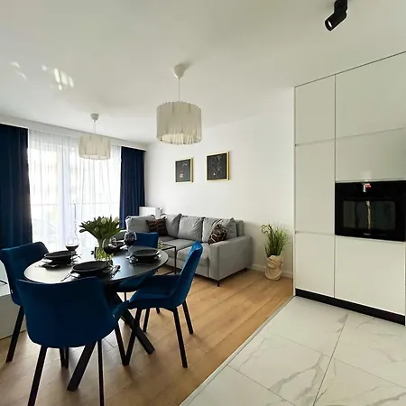 Lumina Stylish 3-room Aparts With Balcony
