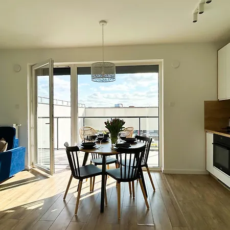 Apartment Lumina Stylish 3-room With Balcony