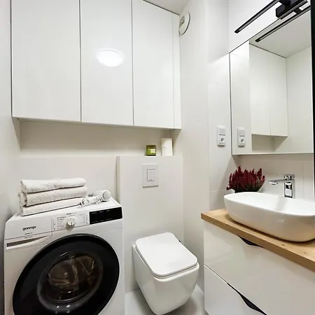 Lumina Stylish 3-room With Balcony Lodz