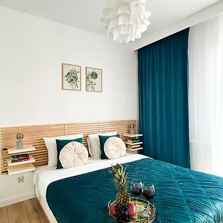 Lumina Stylish 3-room Aparts With Balcony アパート *