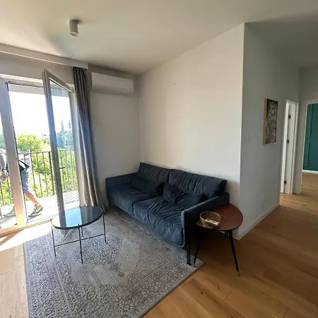 Lumina Stylish 3-room Aparts With Balcony