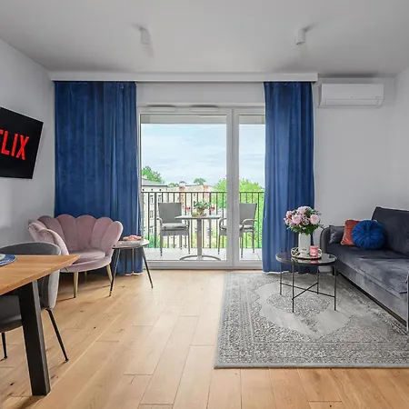 Lumina Stylish 3-room Aparts With Balcony
