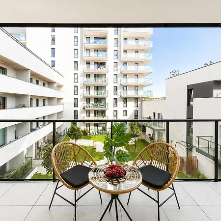 Lumina I Stylish 2br With Balcony I Parking