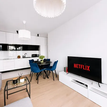 Lumina I Stylish 2br With Balcony I Parking Daire *