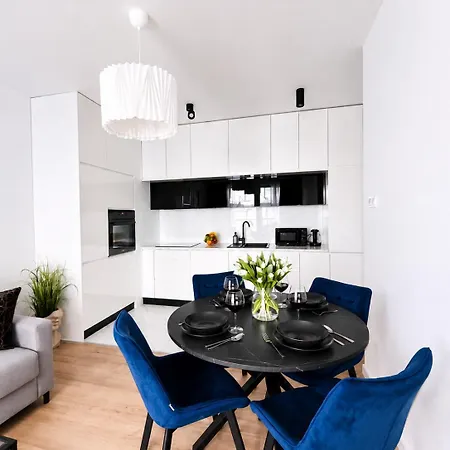 Lumina I Stylish 2br With Balcony I Parking