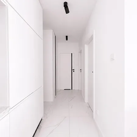 Lumina I Stylish 2br With Balcony I Parking