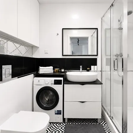 Lumina I Stylish 2br With Balcony I Parking *