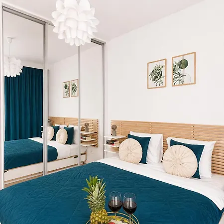 Lumina I Stylish 2br With Balcony I Parking *