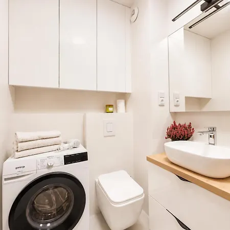 Lumina I Stylish 2br With Balcony I Parking Апартаменти