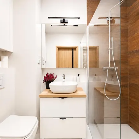 아파트 Lumina I Stylish 2br With Balcony I Parking 우치