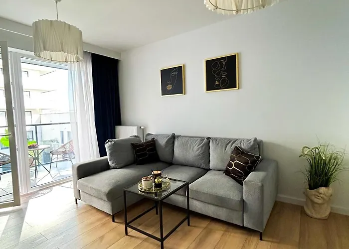 Lumina Stylish 3-room With Balcony *