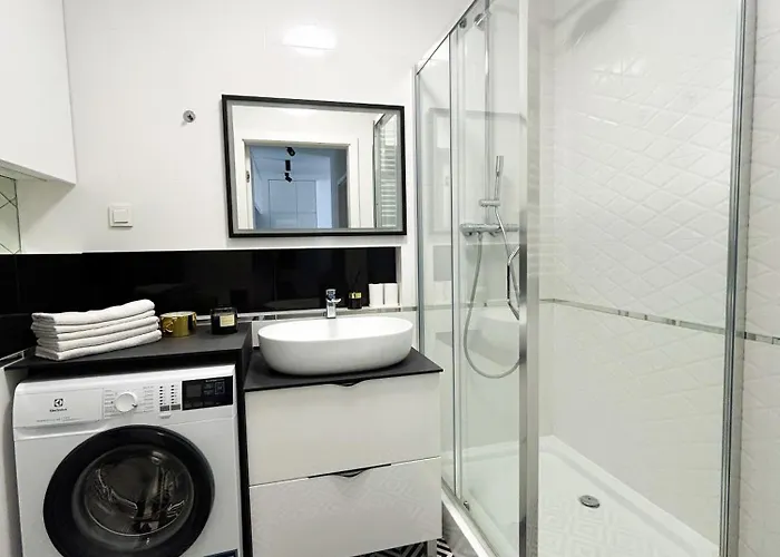 Lumina Stylish 3-room With Balcony Λοτζ