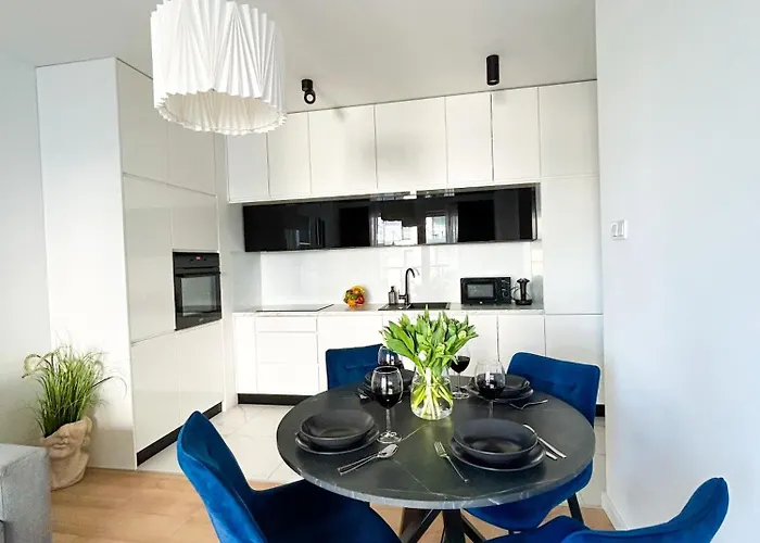 Lumina Stylish 3-room With Balcony 公寓 *