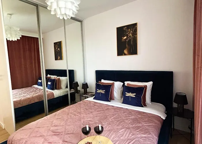 Lumina Stylish 3-room With Balcony * Λοτζ