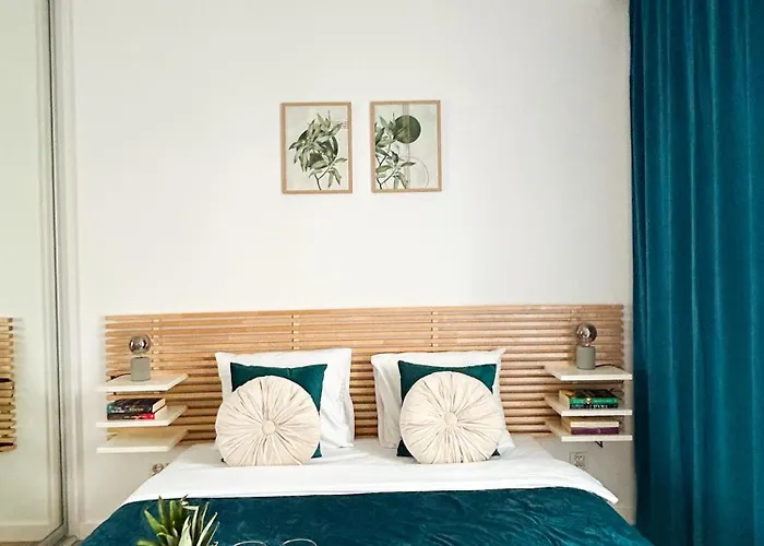 Lumina Stylish 3-room With Balcony *